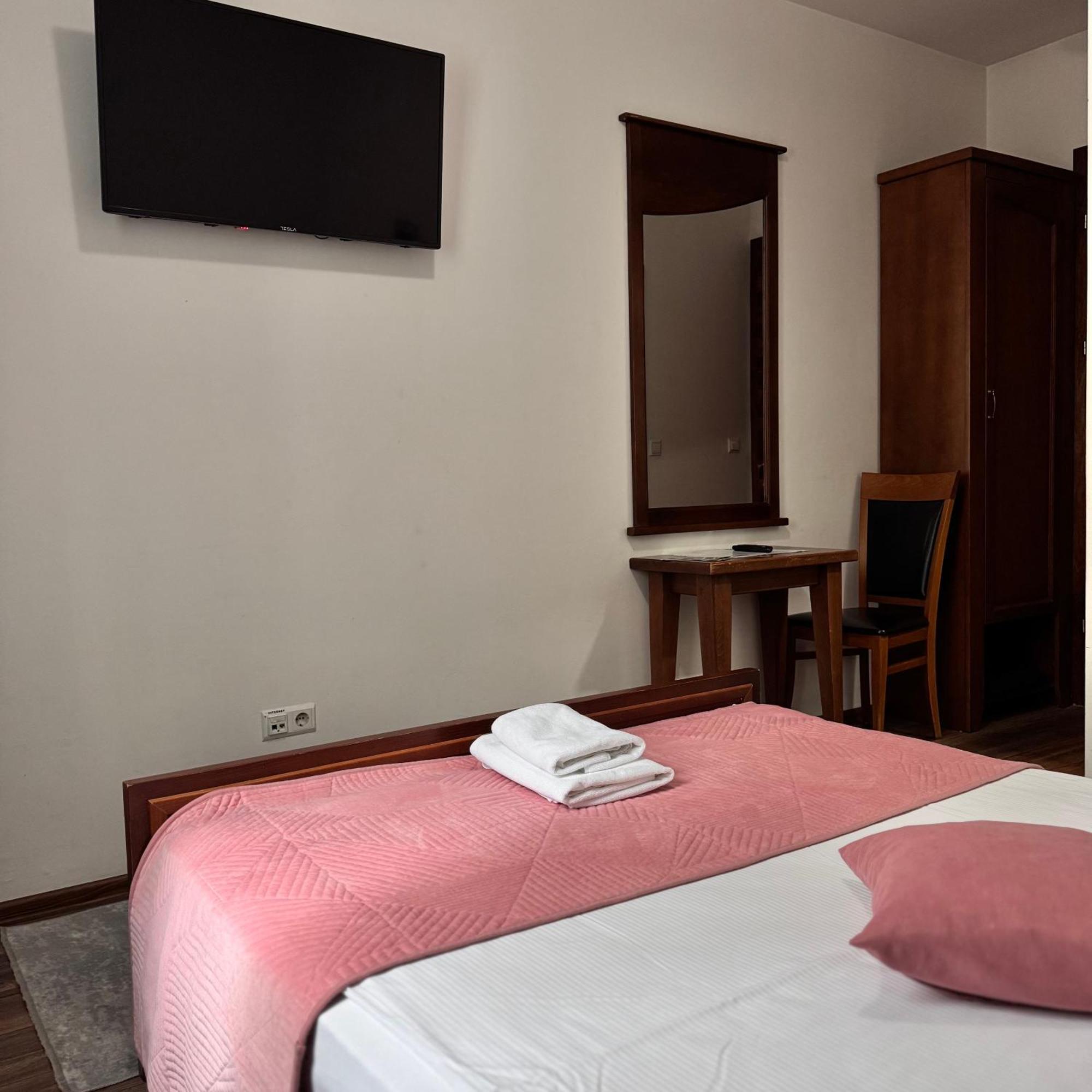 Hotel Paviljon Bihać エクステリア 写真