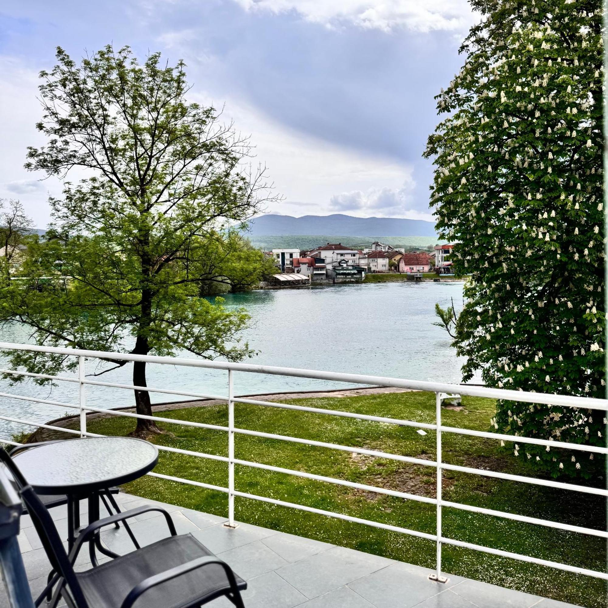 Hotel Paviljon Bihać エクステリア 写真