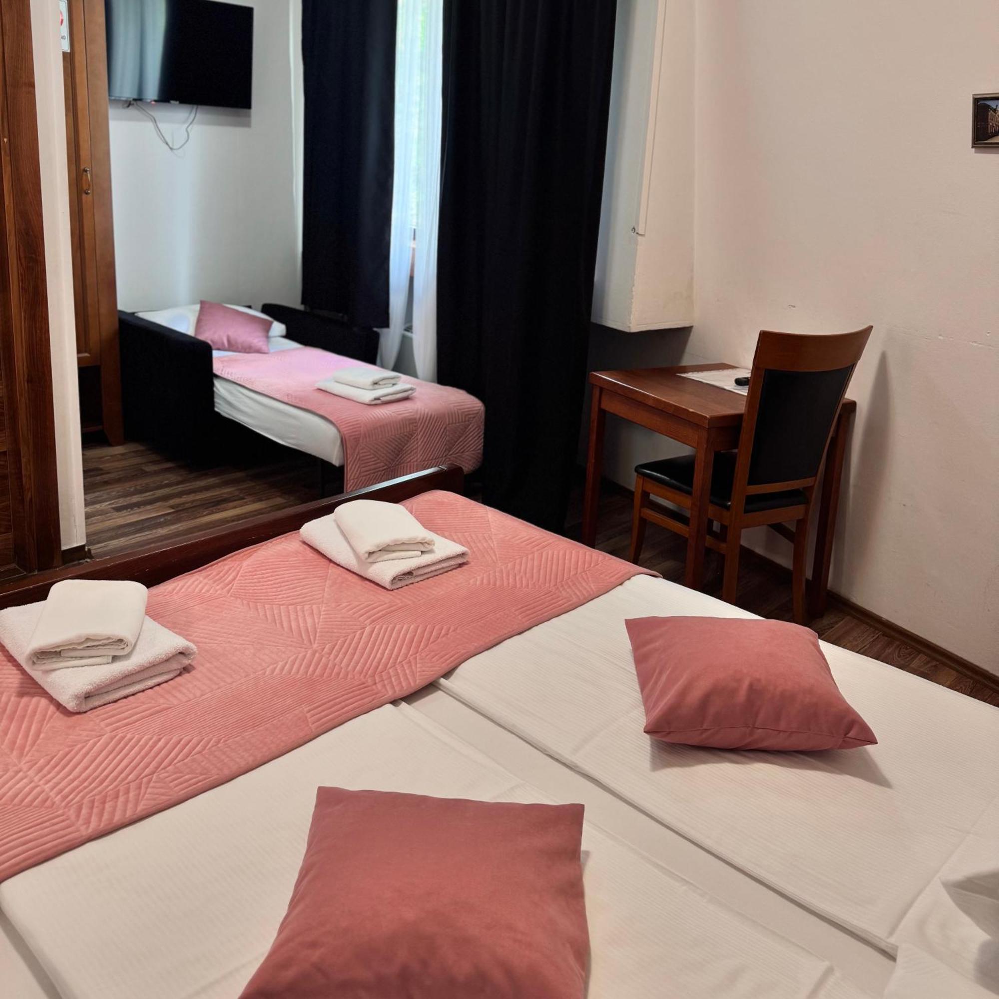 Hotel Paviljon Bihać エクステリア 写真