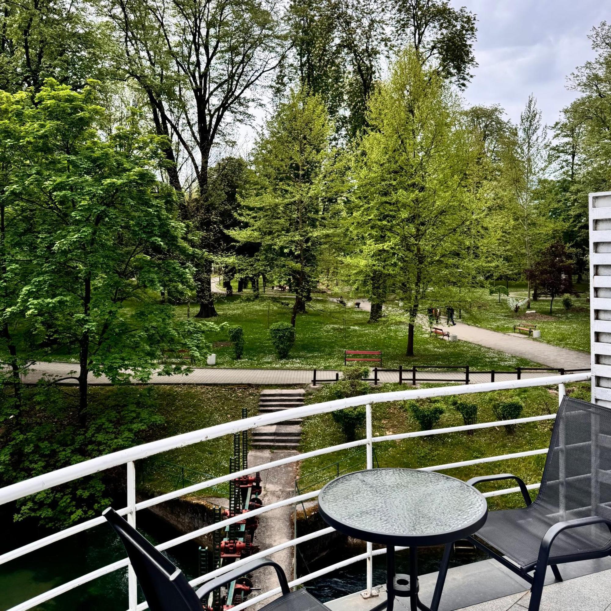 Hotel Paviljon Bihać エクステリア 写真
