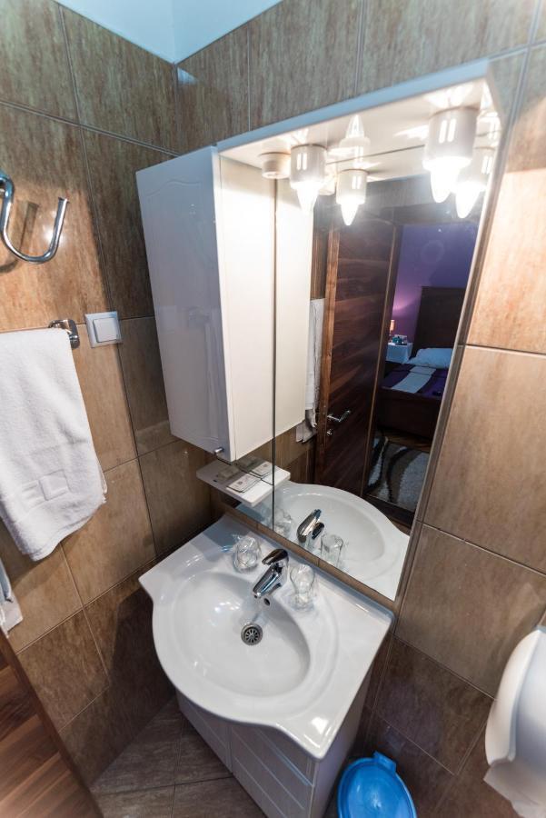Hotel Paviljon Bihać エクステリア 写真